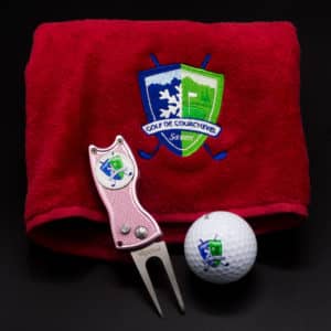 Golf Club de Courchevel | ©Olivier BRAJON, balle de golf avec relève pitch et serviette