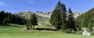Golf Club de Courchevel | Golf Club de Courchevel, green de golf au pied des montagnes