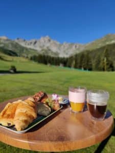 Golf Club de Courchevel | ©Golf Club de Courchevel, petit déjeuner en montagne