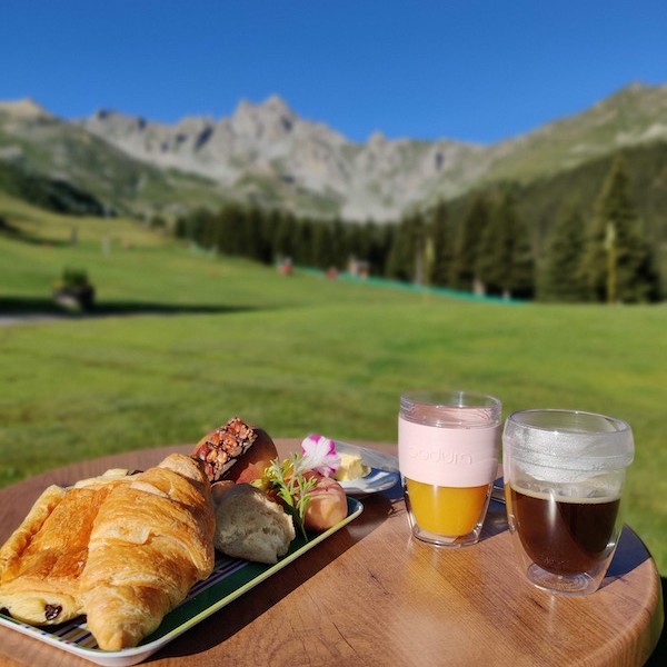 Courchevel Golf Club | A bar open to all