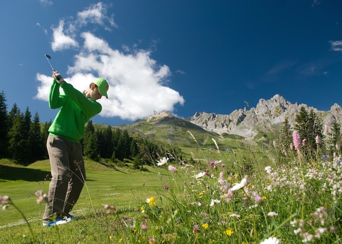 Courchevel Golf Club | Swing facing the Saulire