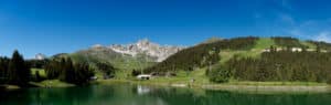 Golf Club de Courchevel | ©Courchevel Tourisme, lake and mountain in Courchevel
