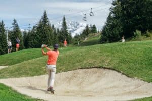 Golf Club de Courchevel | ©Léo RIVOIRON, sortie de bunker en montagne